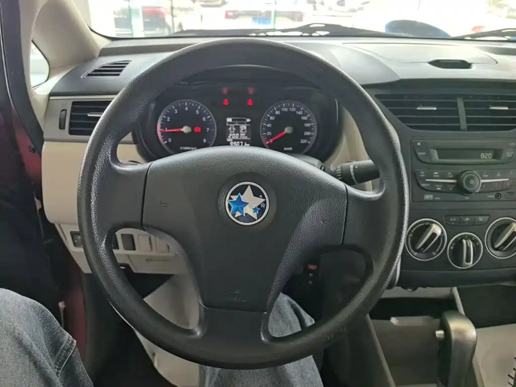 Venucia R50 2016 2016 Model 1.6L Automatic Elite Edition