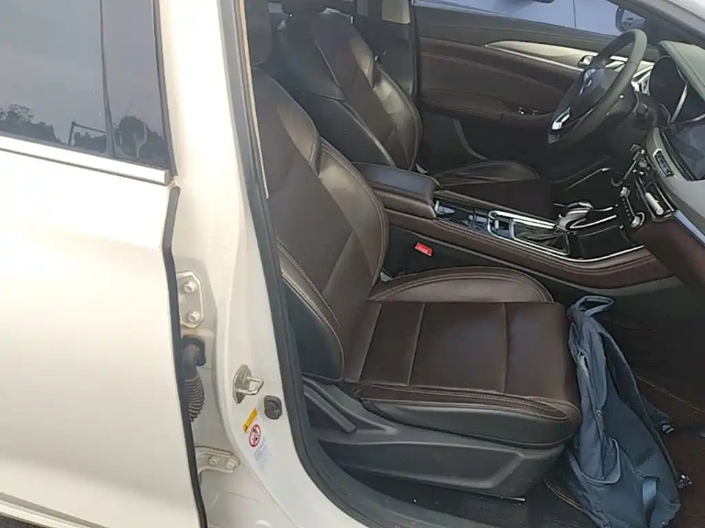 Фото 25 - Changan Eado