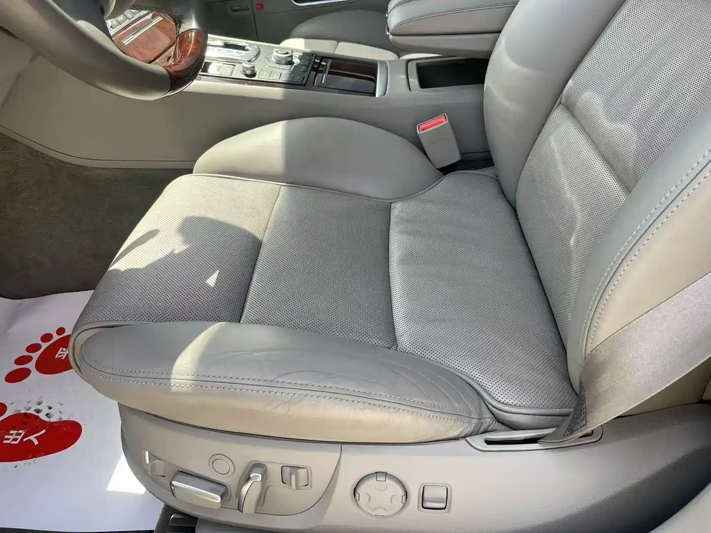 Audi A8 2008 A8L 4.2 FSI Prestige фото 28