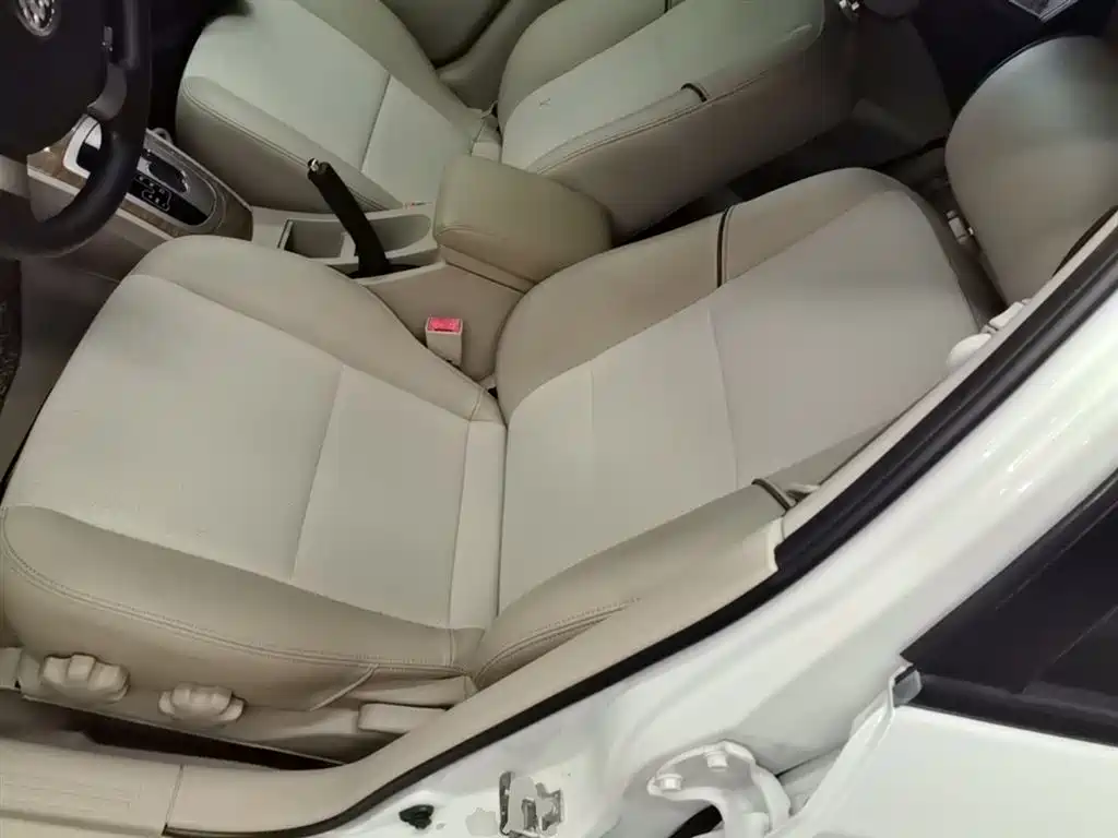 Buick Excelle 2015 1.5L Automatic Classic фото 15