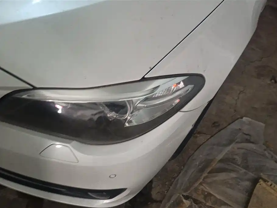 BMW 5 Series 2014 525Li Leading фото 5
