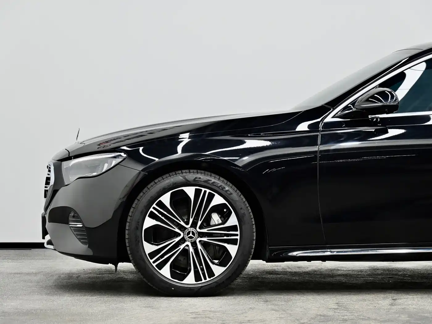 Mercedes-Benz E-Class New Energy 2024 E 350 e L Plug-in Hybrid Sedan фото 24