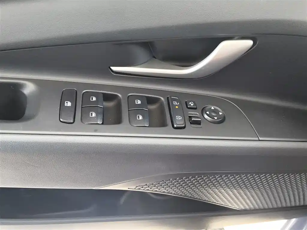 Hyundai Elantra 2023 1.5L CVT GLX Elite Edition фото 5