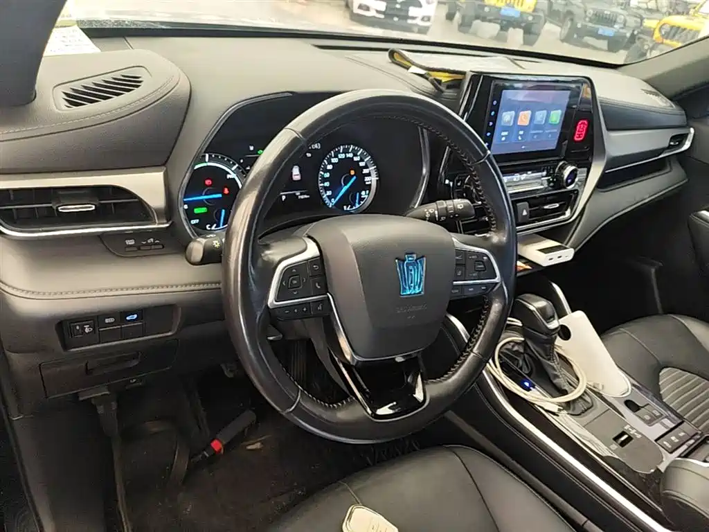 Toyota Crown Kluger 2021 2.5L HEV 4WD Luxury фото 11