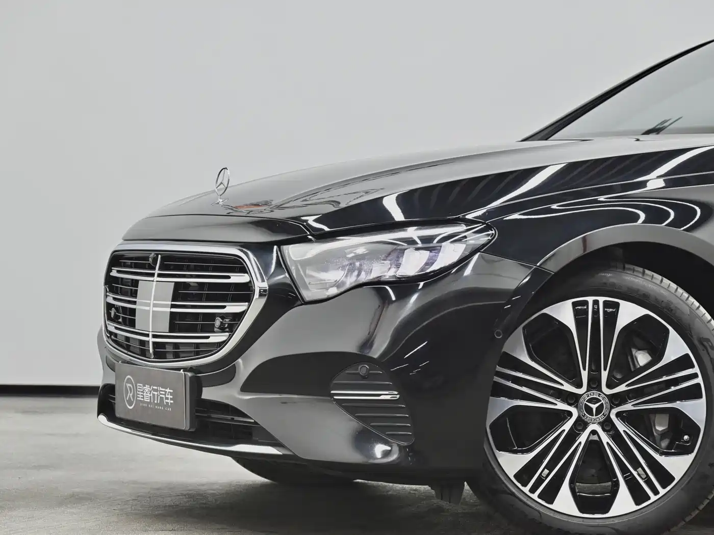 Mercedes-Benz E-Class New Energy 2024 E 350 e L Plug-in Hybrid Sedan фото 25
