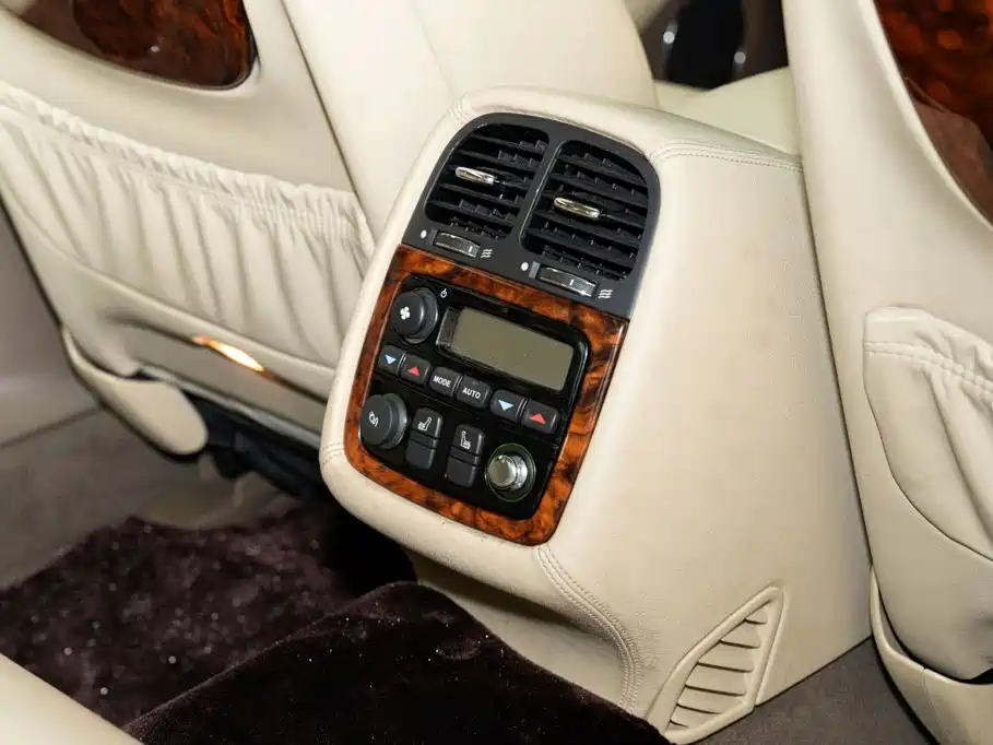 Jaguar XJ 2006 2005 Model XJ6L 3.0
