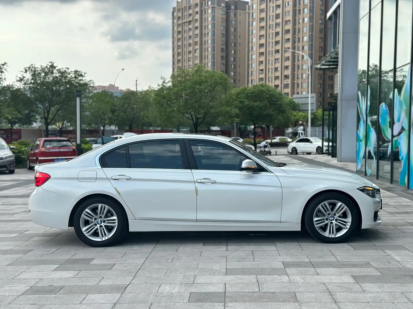 BMW 3 Series 2017 320Li Fashion фото 16