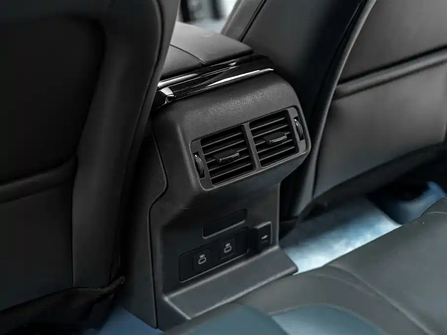 Land Rover Range Rover Velar 2024 Dynamic SE фото 25