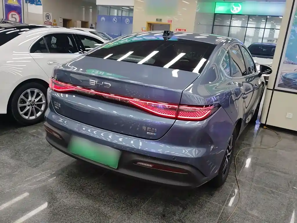 Photo 7 - BYD Seal 05