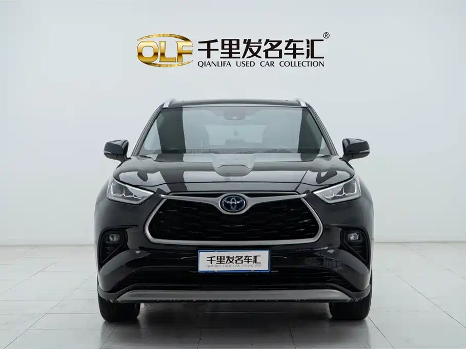 Toyota Highlander 2023 2.5L Smart Hybrid Dual Engine AWD Premium 7-Seater фото 2