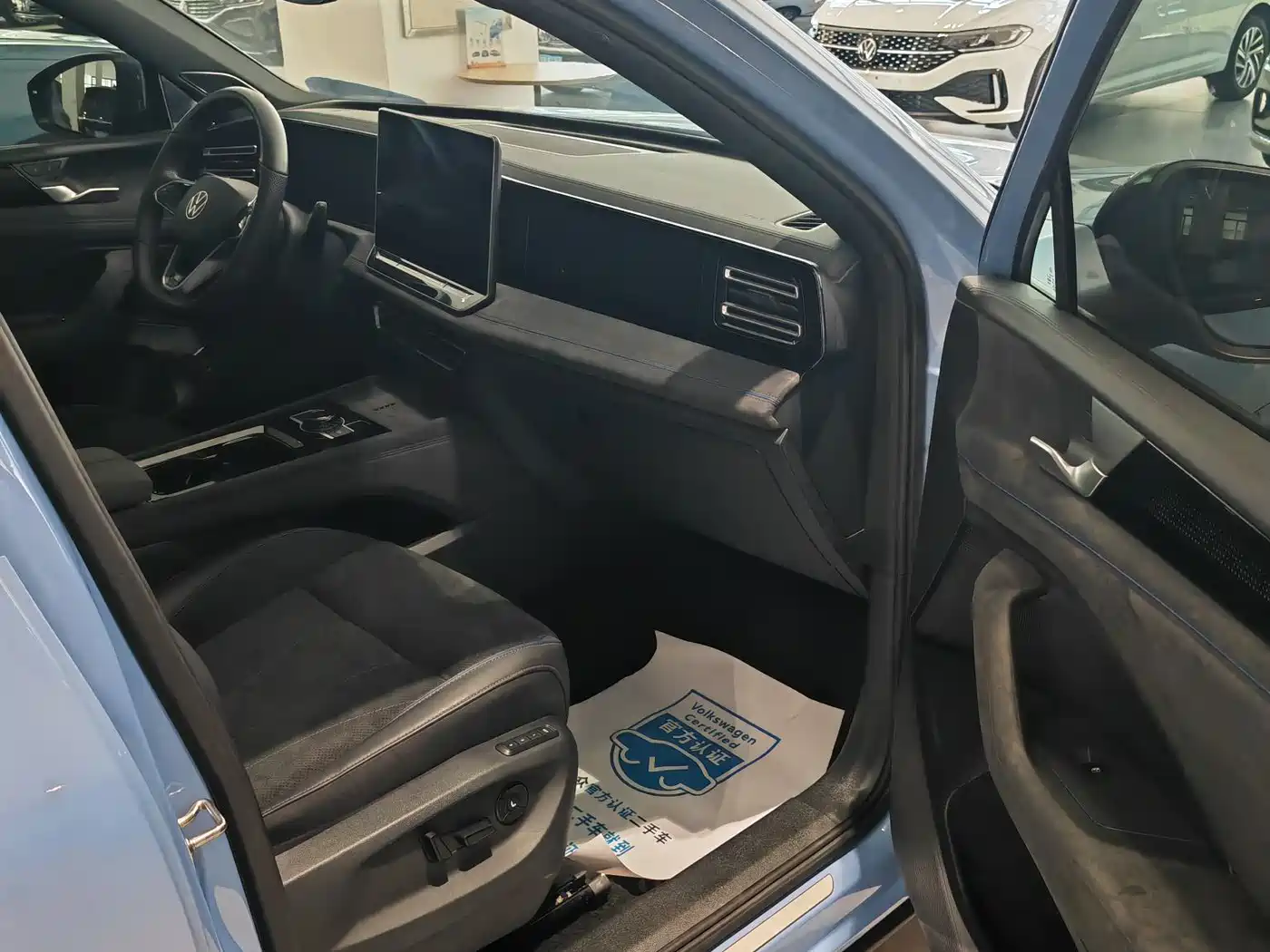 Volkswagen Tiguan L 2024 PRO 380TSI 4WD R-Line Premium Edition фото 11