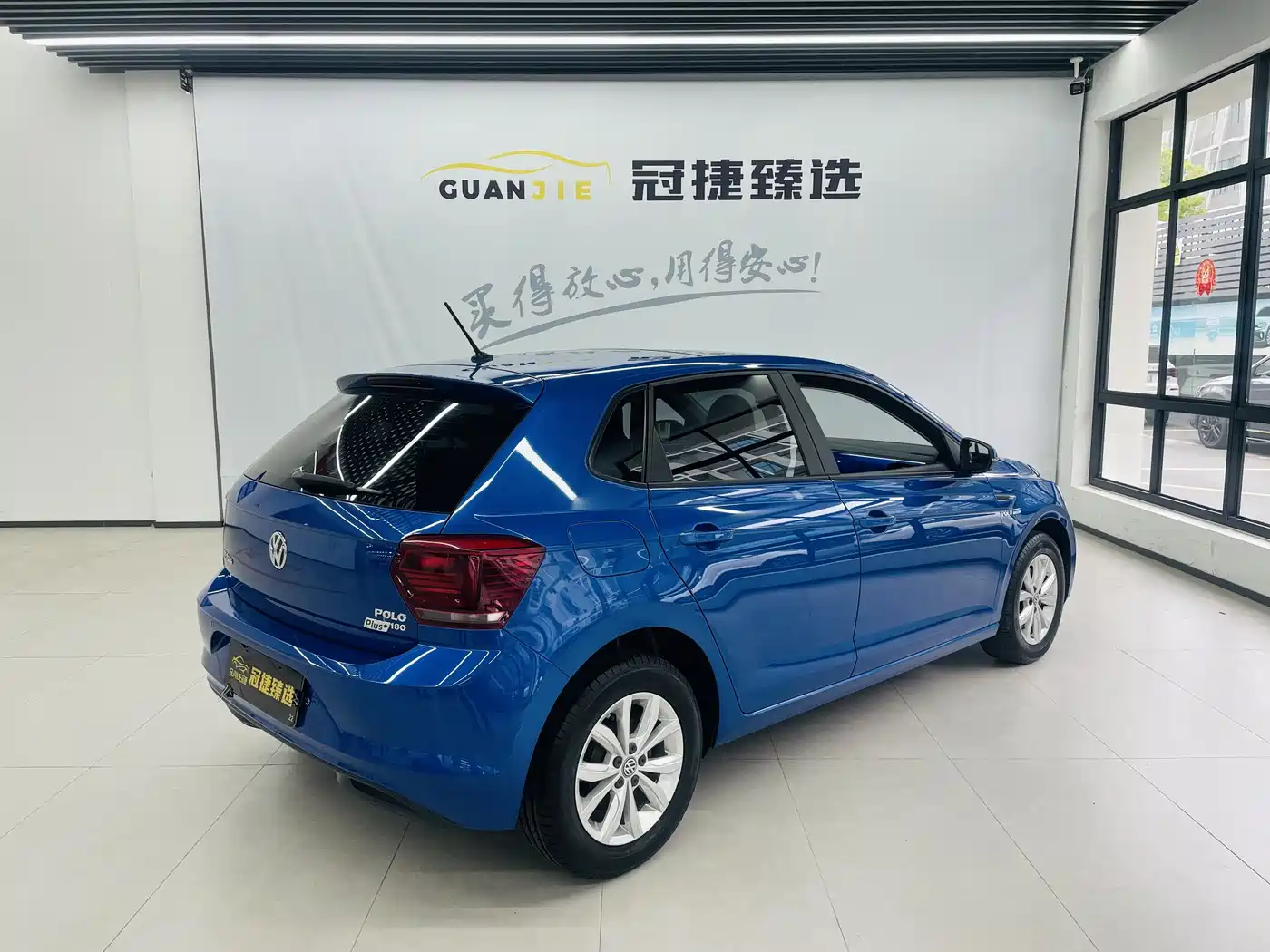 VOLKSWAGEN POLO