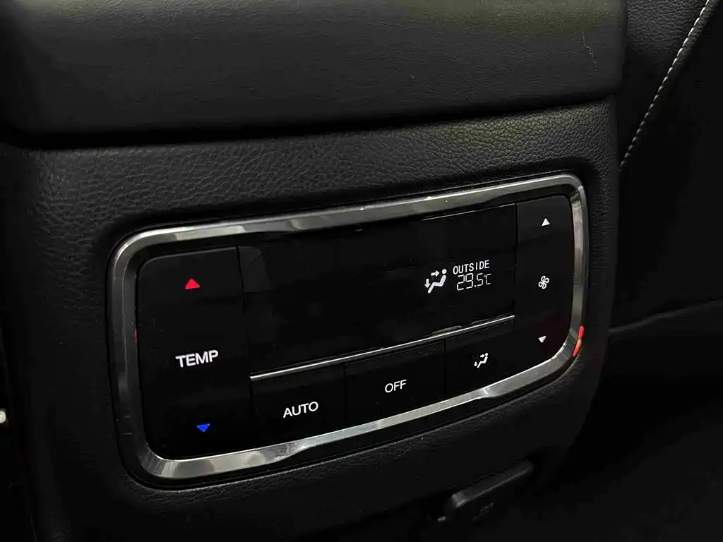GAC Trumpchi Trumpchi GS8 2020 390T 2WD Luxury Smart Connect Anniversary Edition (7-Seater) фото 16