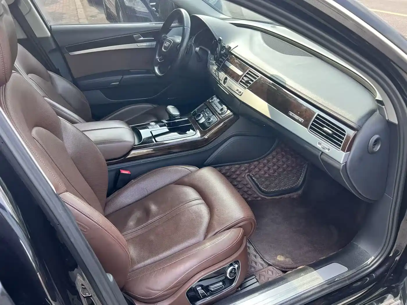 Фото 22 - Audi A8