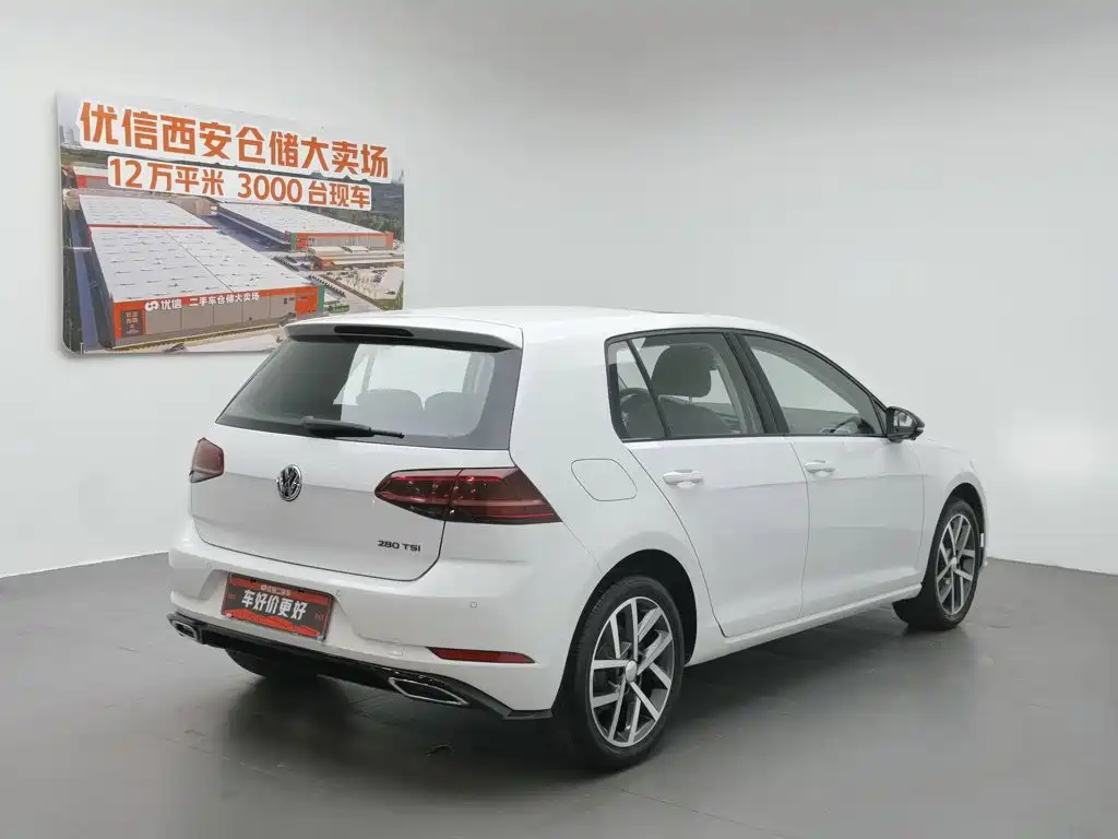 Volkswagen Golf 2018 230TSI Automatic Luxury 2