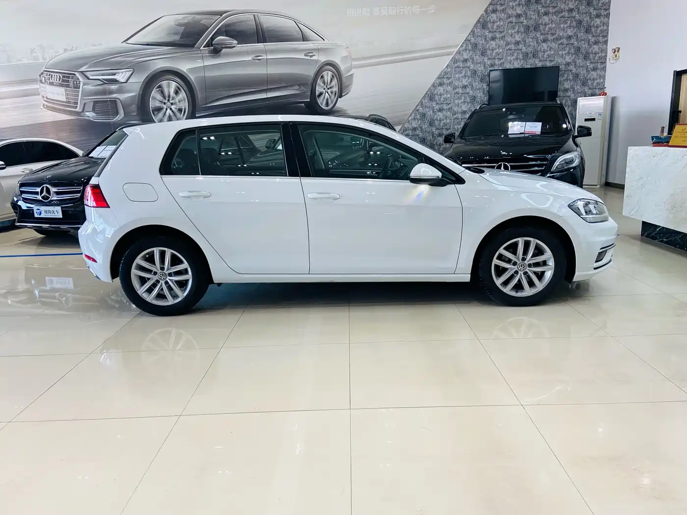 Volkswagen Golf 2018 230TSI Automatic Comfort фото 19