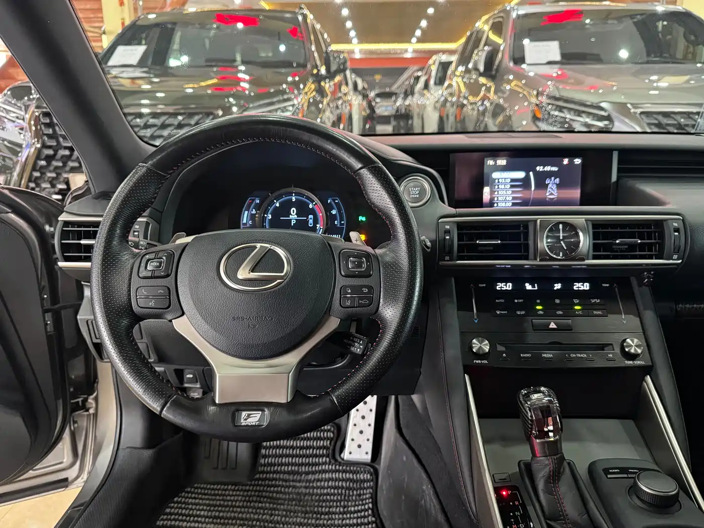 Lexus IS 2017 300 F SPORT фото 8