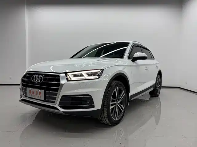 Audi Q5L 2020 45 TFSI Premium Elegance — фото 1
