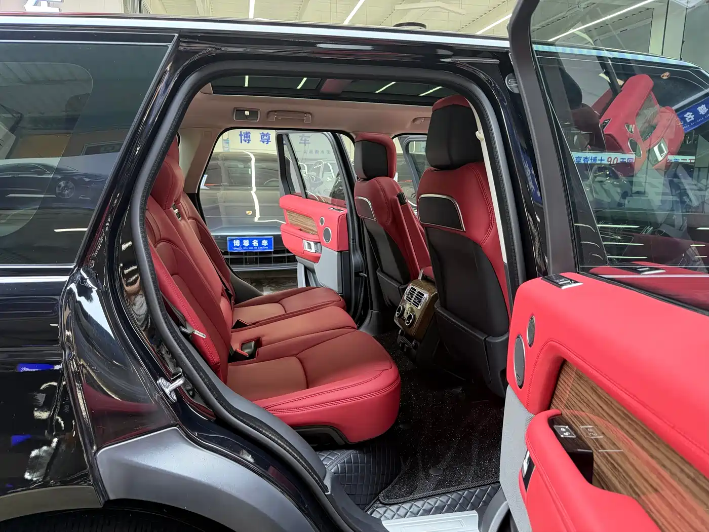 Land Rover Range Rover 2019 3.0 SCV6 Heritage Edition фото 17