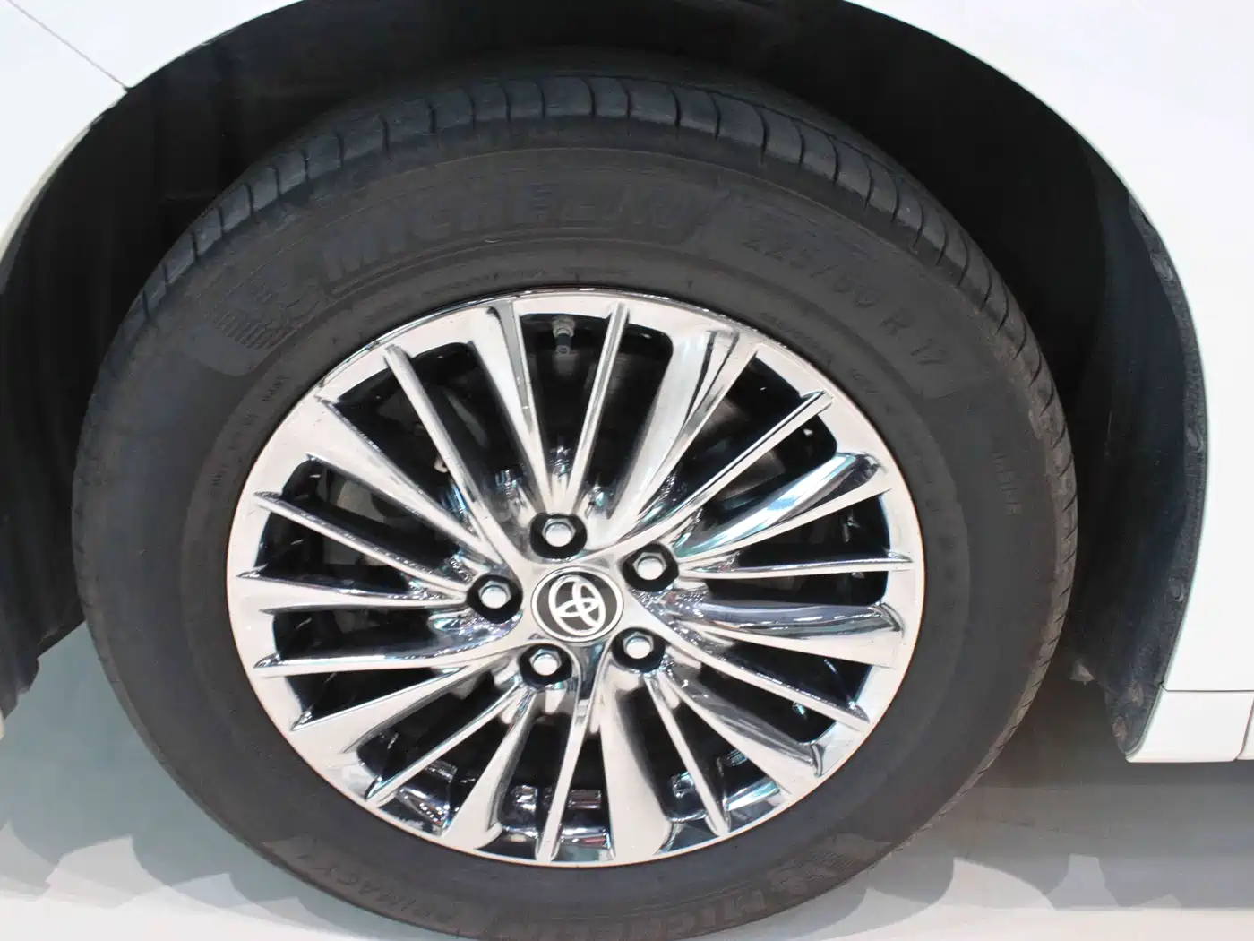 Toyota Alphard 2020 Hybrid 2.5L Premium Edition фото 6
