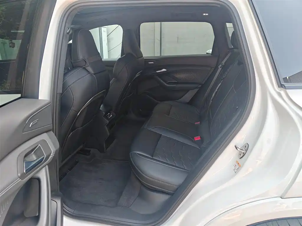 Audi Q6L e-tron 2025 Model Pioneer Edition фото 10