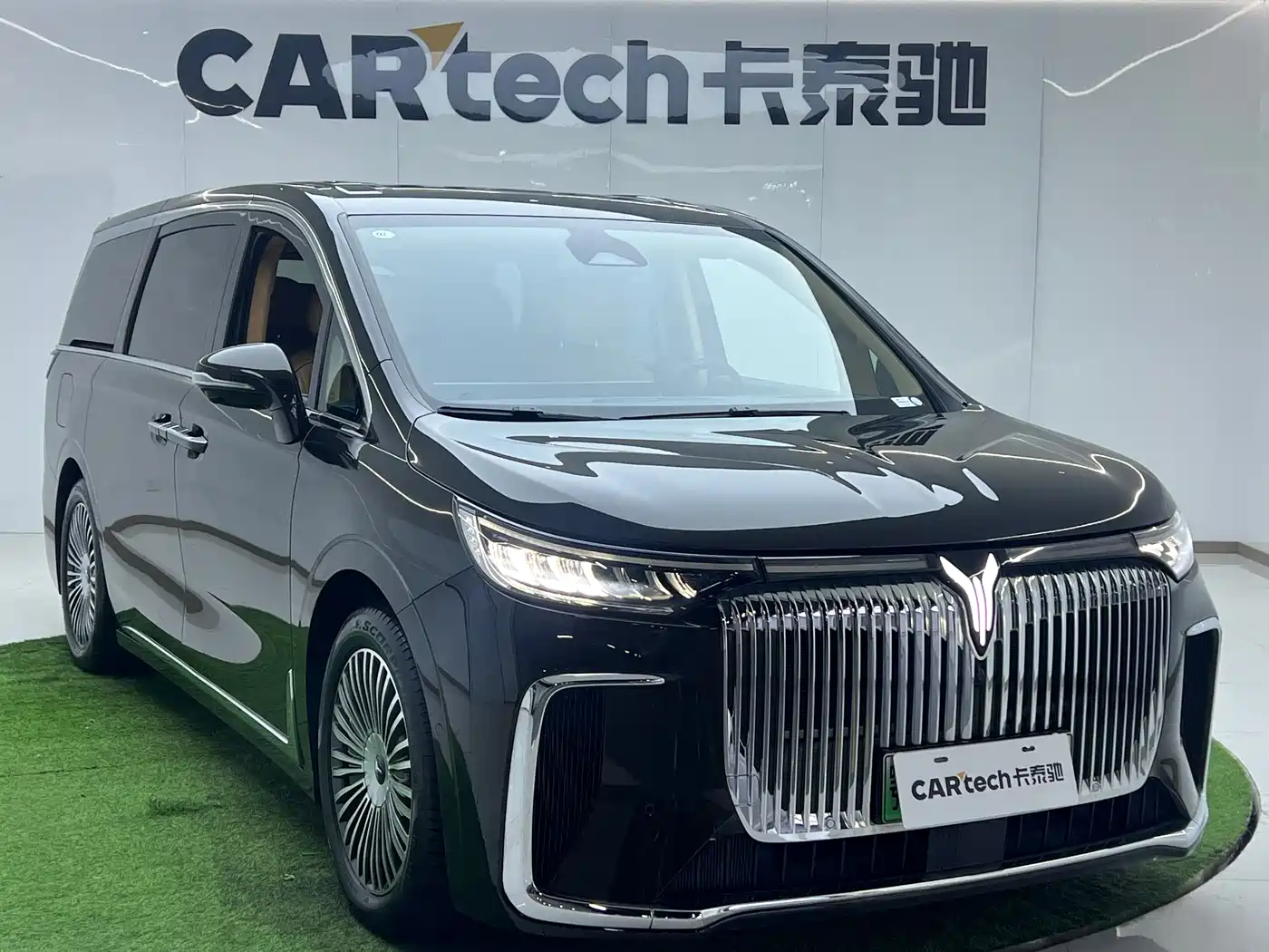 Voyah Auto Voyah Dreamer 2025 PHEV AWD Flagship Kunpeng Edition фото 3