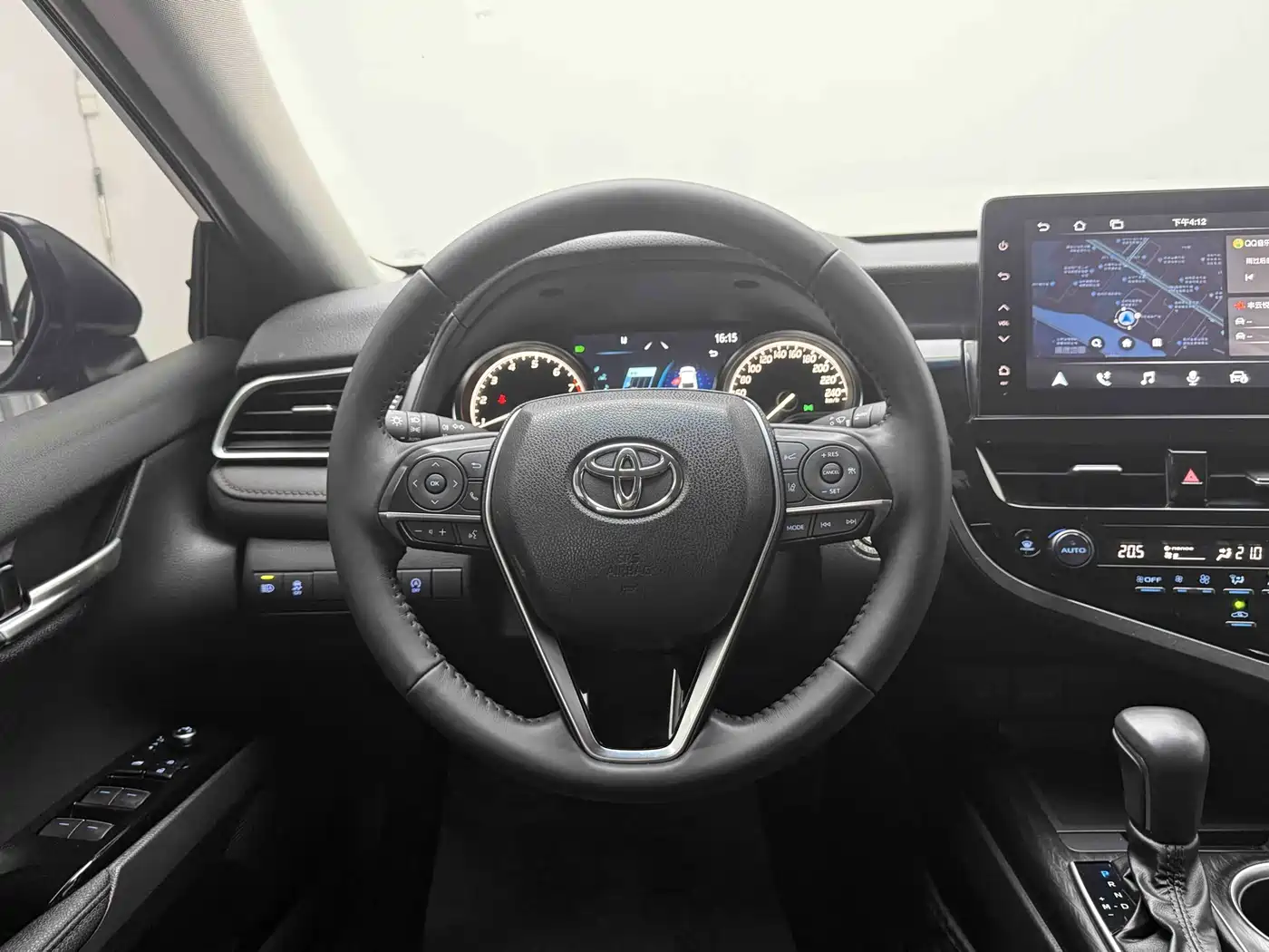 Toyota Camry 2023 2.0G Luxury Edition фото 9
