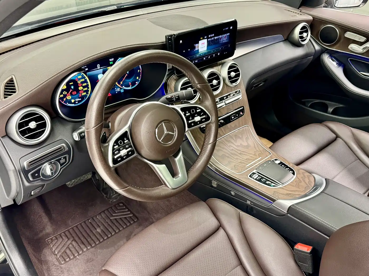 Mercedes-Benz GLC 2020 Facelift GLC 300 L 4MATIC Dynamic фото 10
