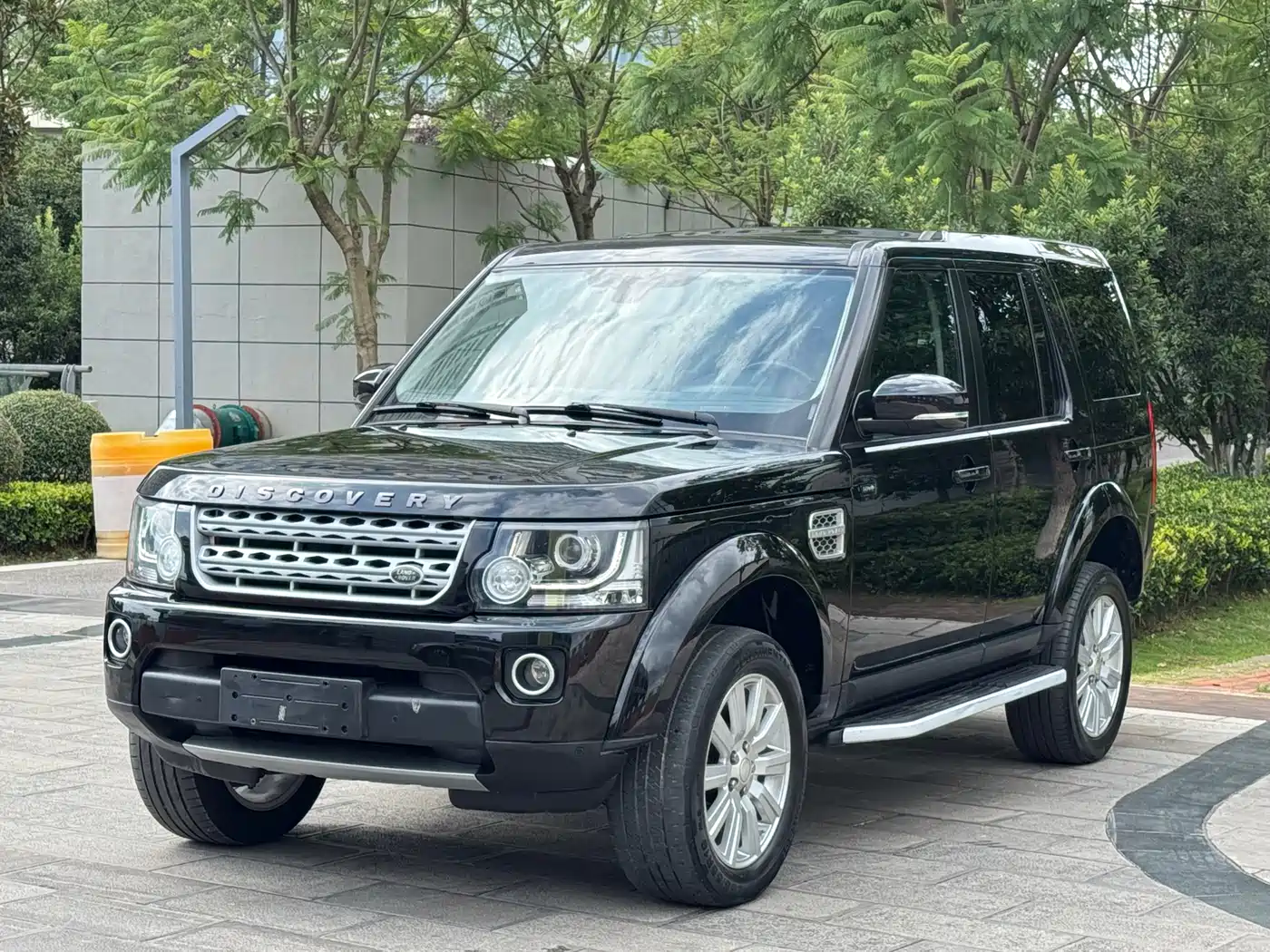 Land Rover Discovery 2015 3.0 SDV6 HSE Diesel фото 3