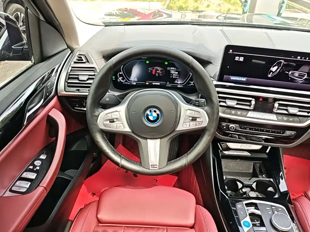 Фото 11 - BMW iX3