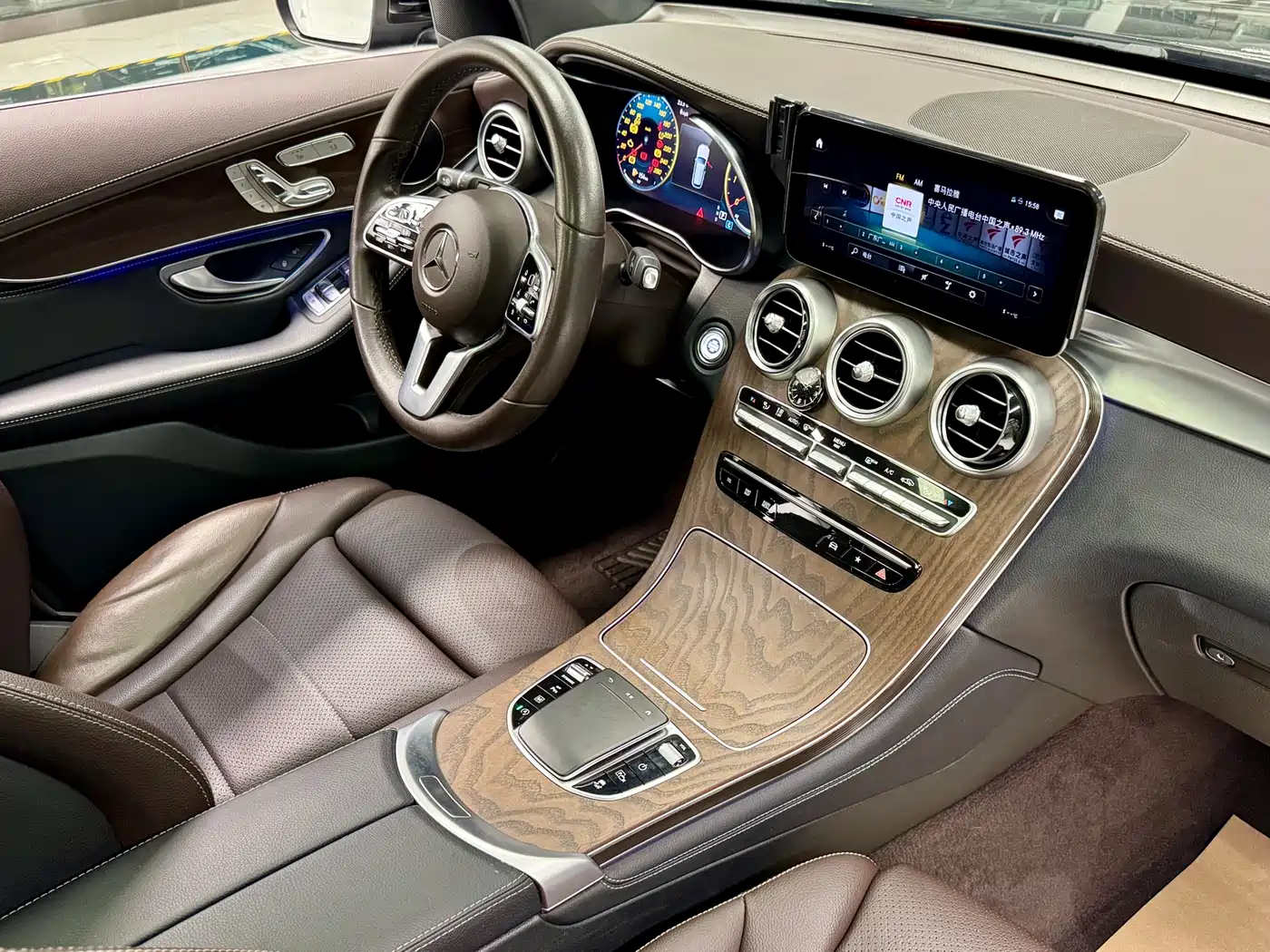 Mercedes-Benz GLC 2020 Facelift GLC 300 L 4MATIC Dynamic фото 12