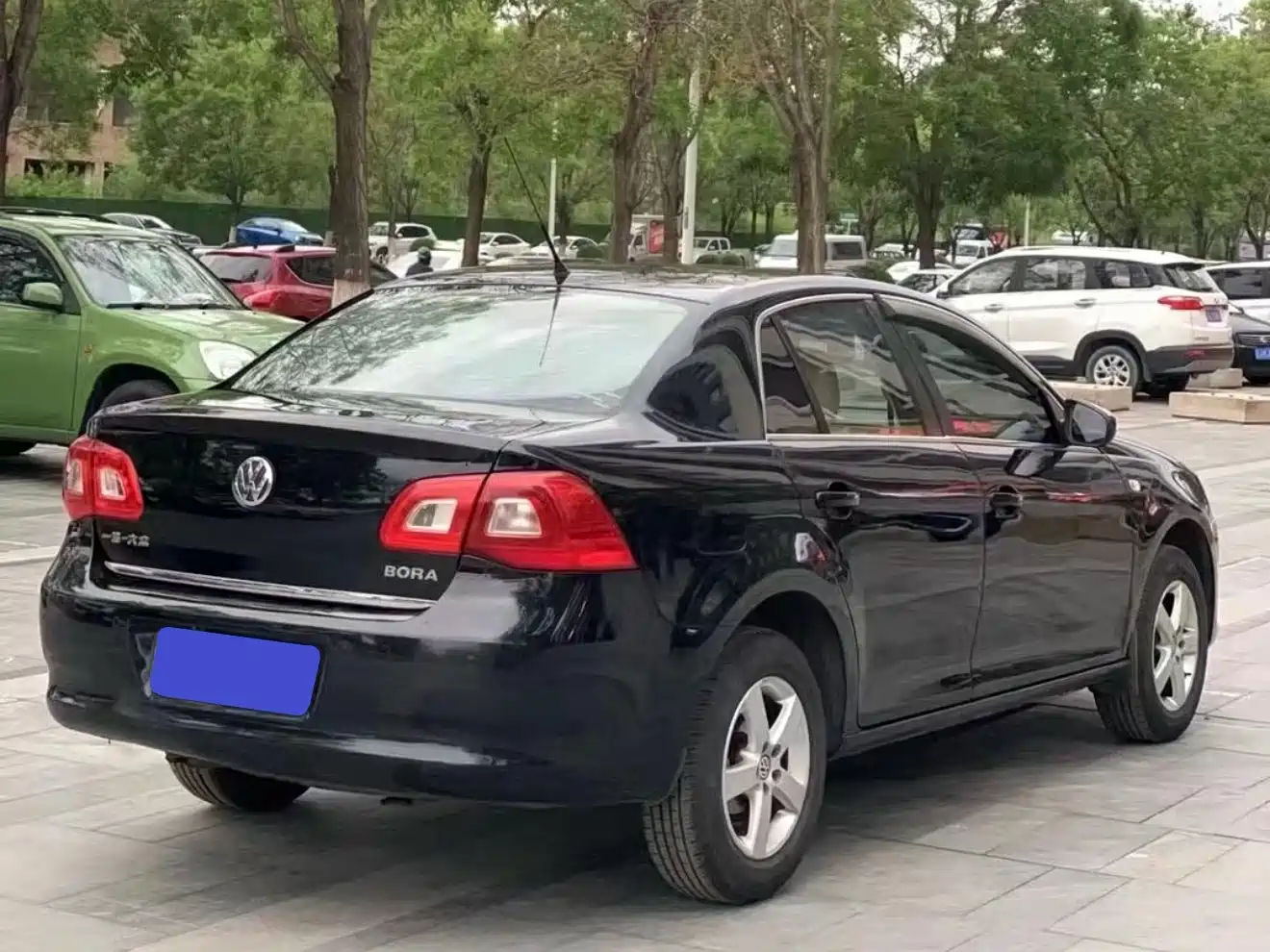 Volkswagen Bora 2012 1.6L Automatic Comfort Model фото 8