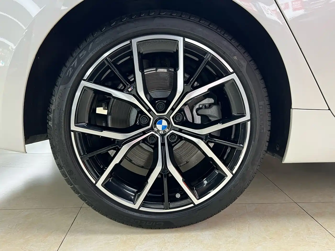 BMW 5 Series 2021 530Li Premium M Sport Package фото 30