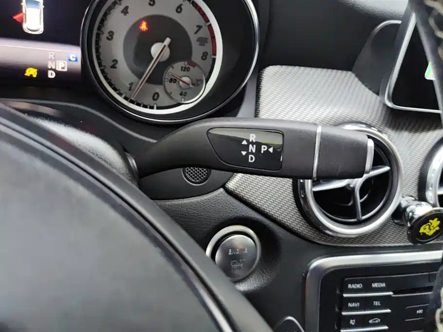 Mercedes-Benz GLA 2016 GLA 200 Dynamic фото 16