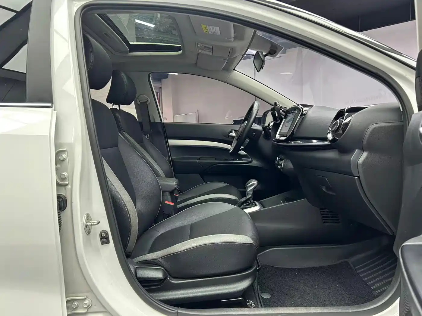 Kia KX1 2021 1.4L CVT Sunroof Version фото 21