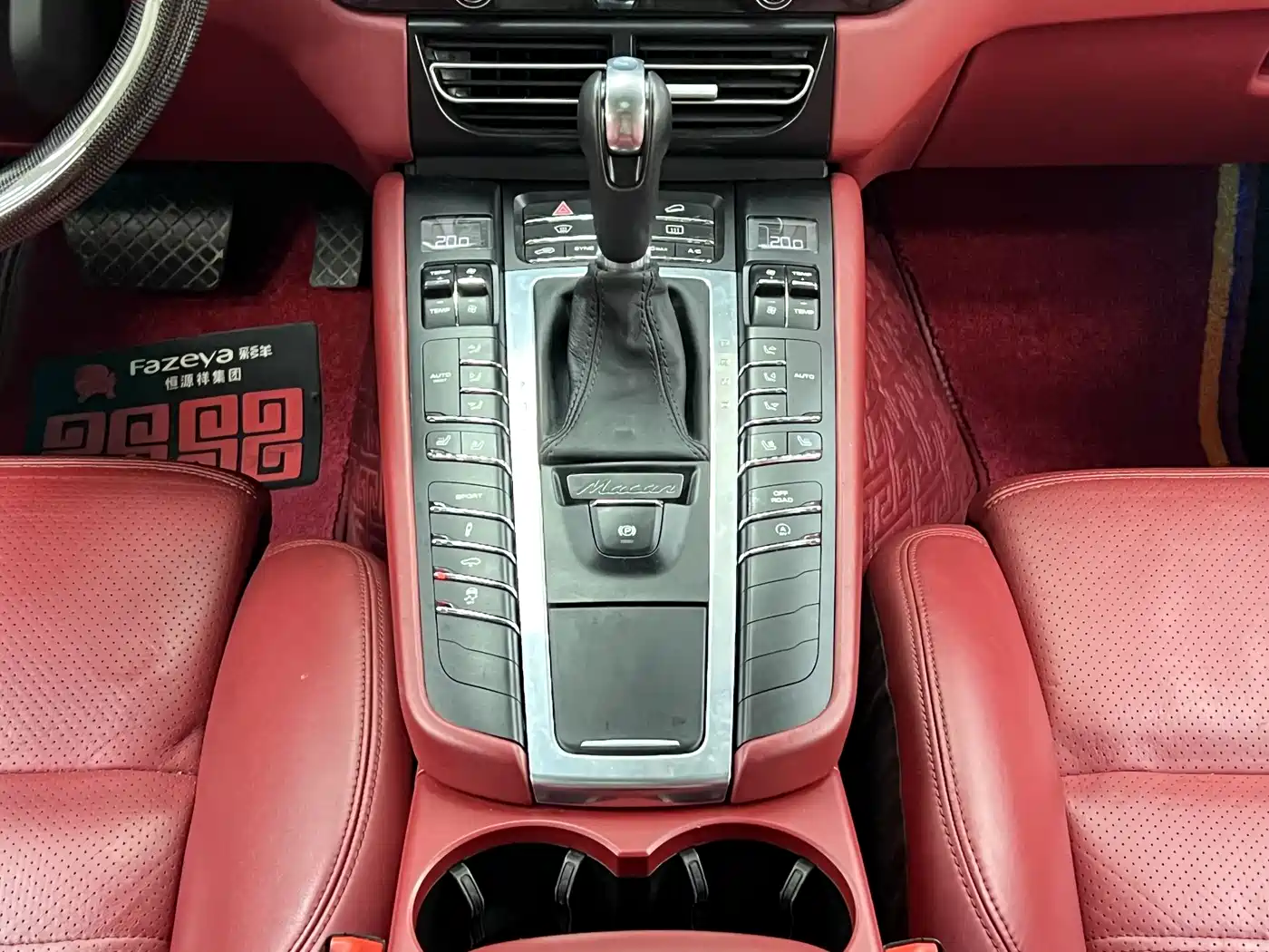 Porsche Macan 2014 Macan Turbo 3.6T фото 30