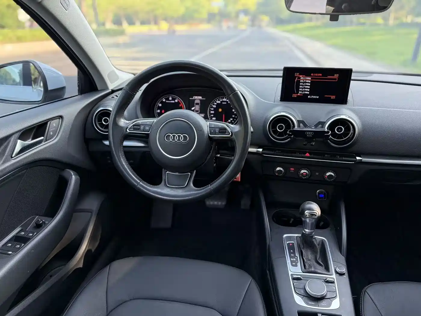 Audi A3 2016 Limousine 35 TFSI Leadership фото 9