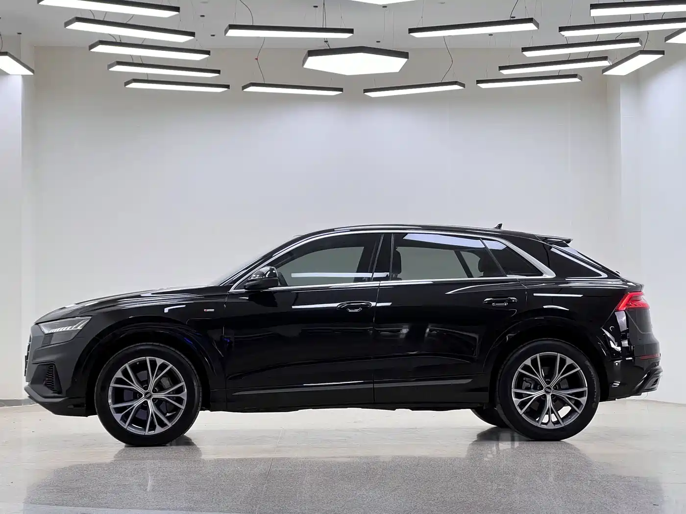 Audi Q8 2021 2022 55 TFSI Luxury Dynamic