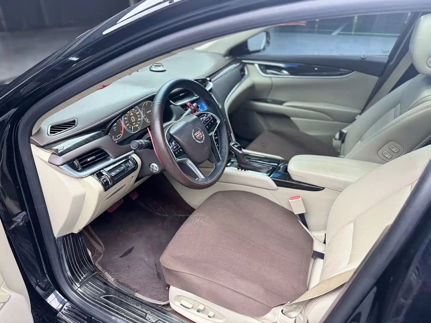 Cadillac XTS 2015 2014 28T Platinum Edition