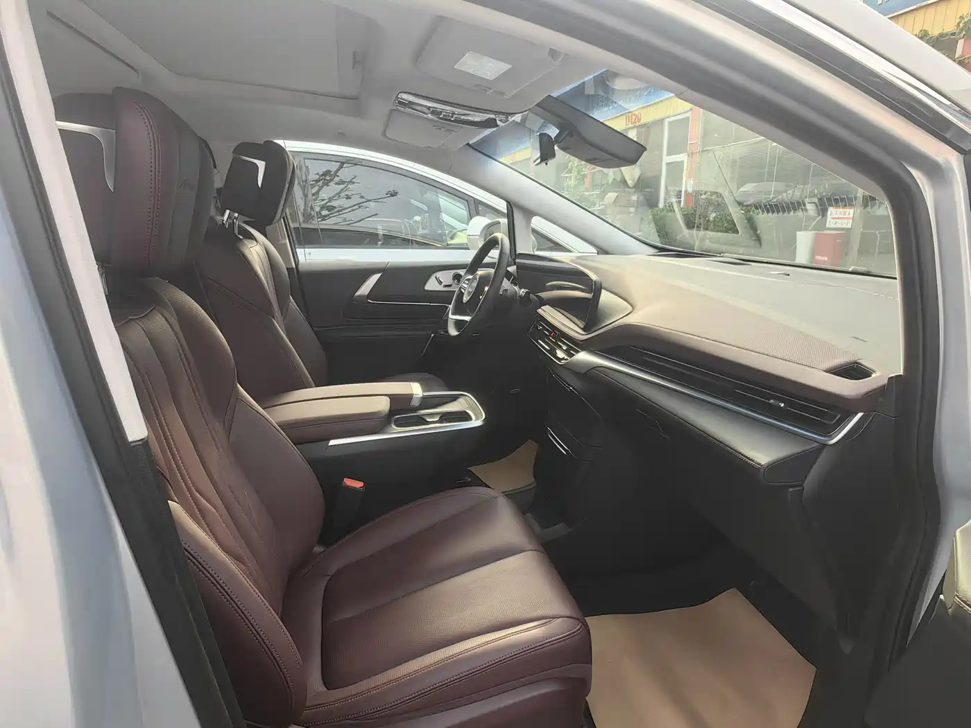 Buick Century 2025 2.0T 7-Seater World Edition фото 16