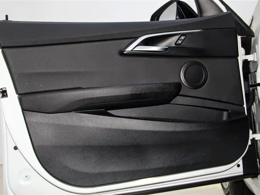 BMW 1 Series 2019 120i Leading M Sport Package фото 17