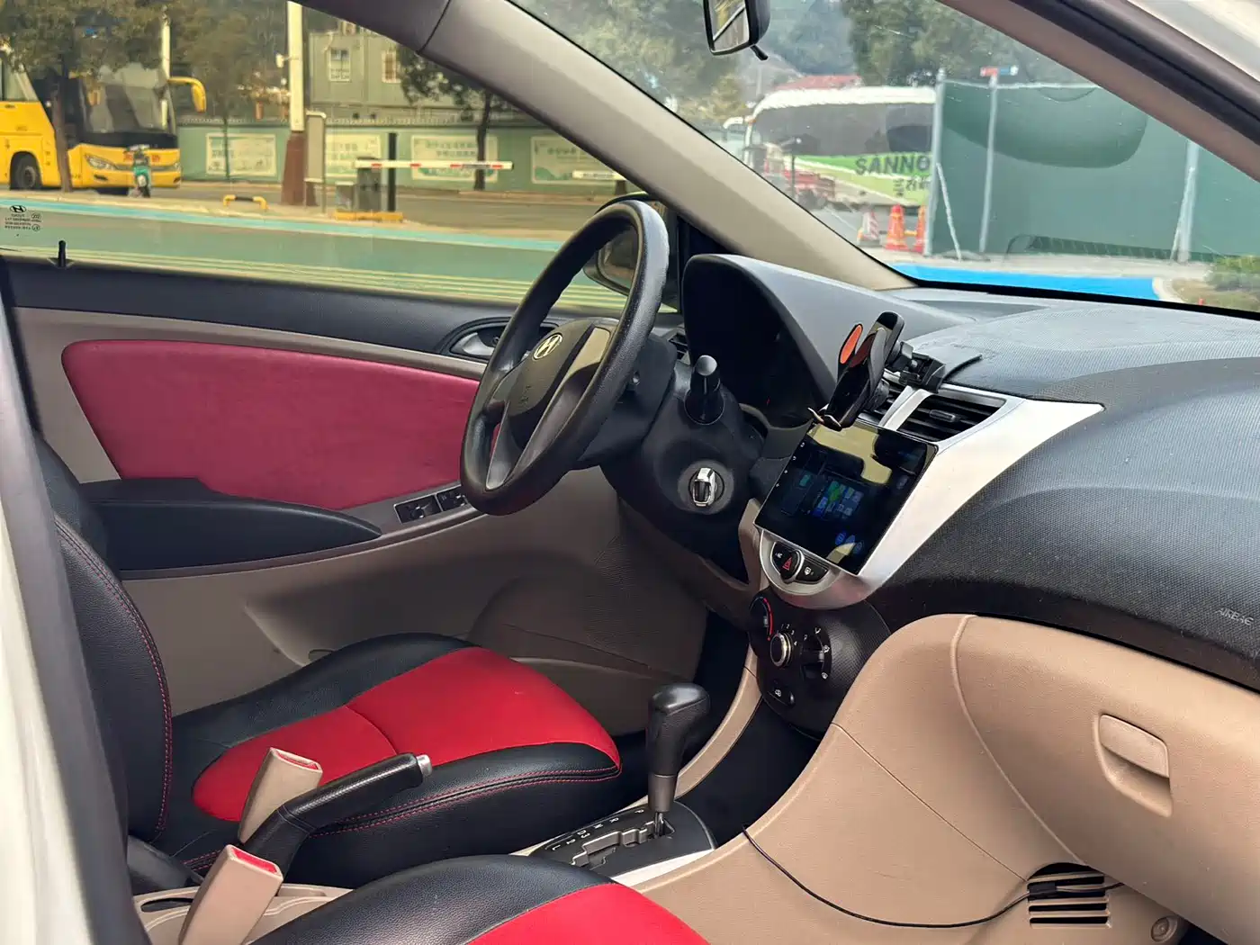 Hyundai Verna 2014 1.4L Automatic Smart GLS фото 6