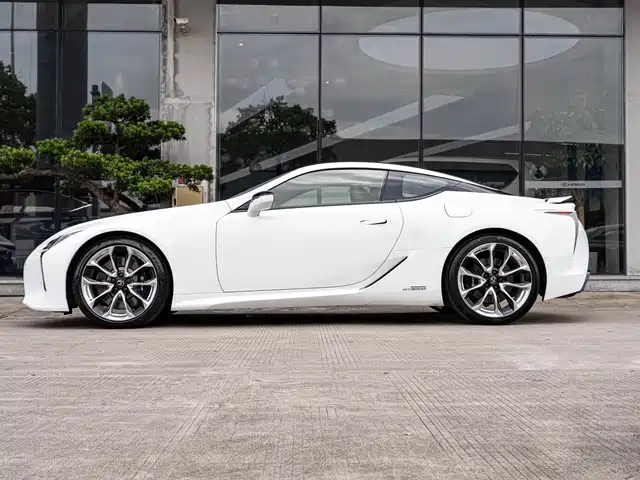 Lexus LC 2018 500h Sport Edition — фото 4