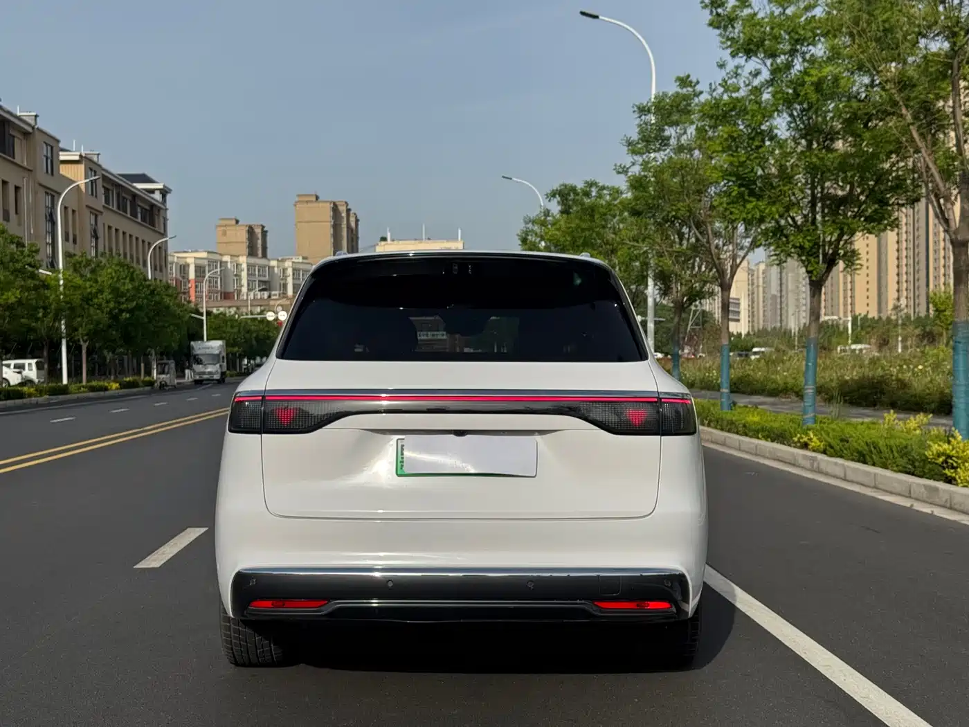 AITO Wenjie AITO M8 2025 Range Extender Max+ Edition 53.4kWh 5-seater фото 8