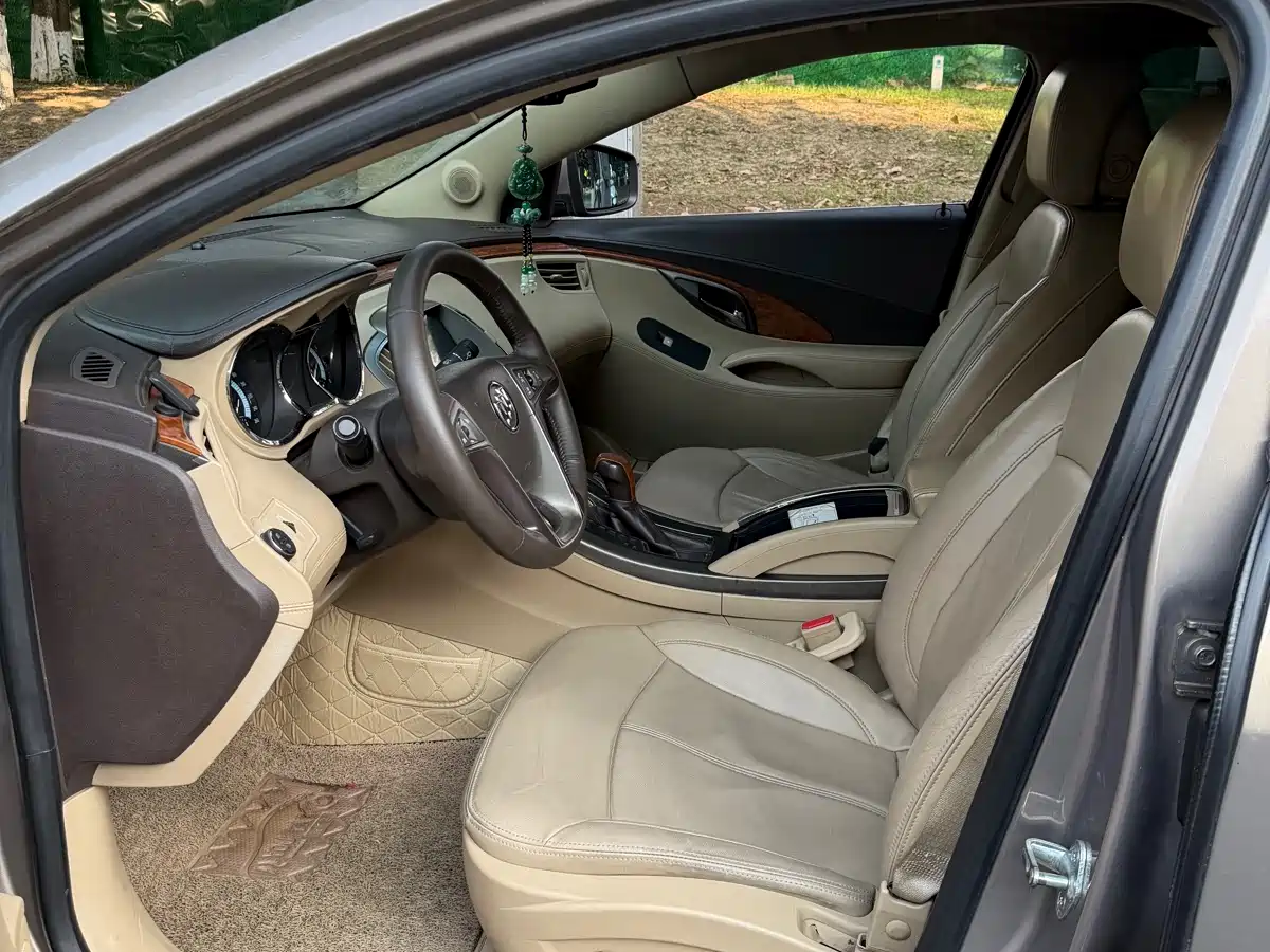 Buick LaCrosse 2012 2.4L SIDI Elegance Edition фото 10