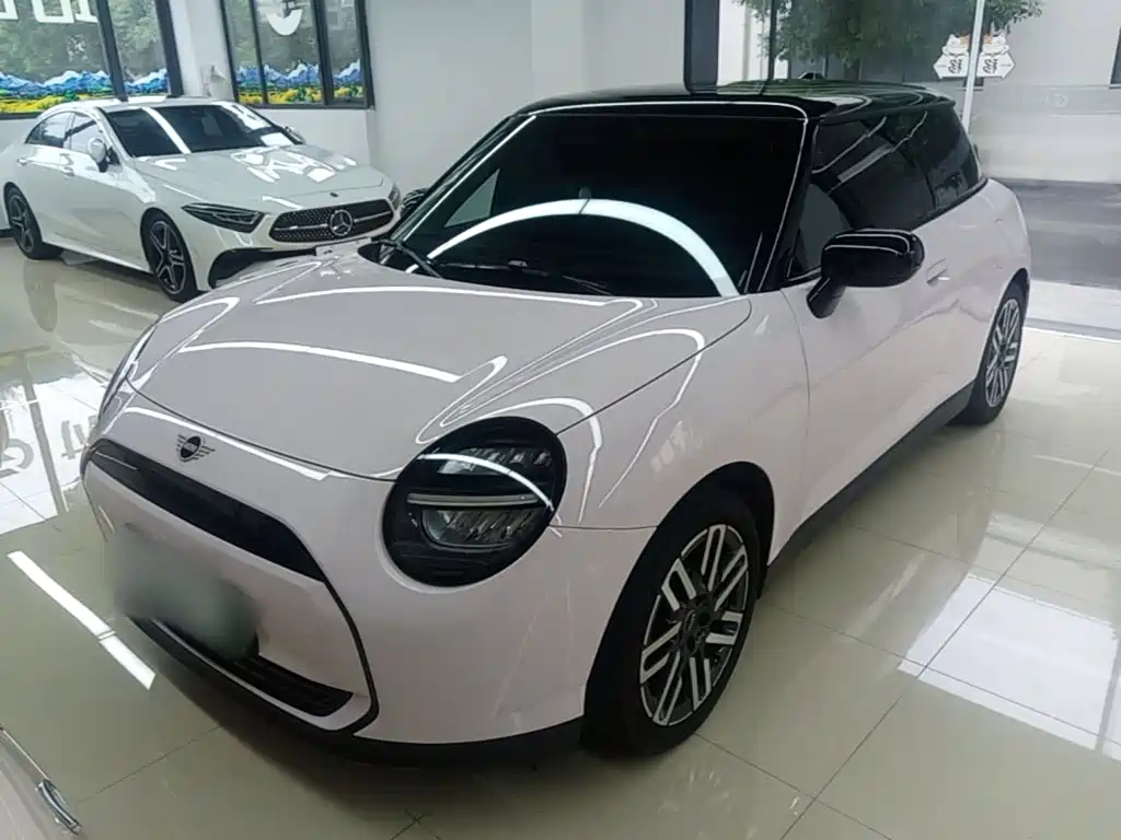 MINI Electric MINI COOPER 2025 2025 Facelift 466km COOPER E Classic Trim