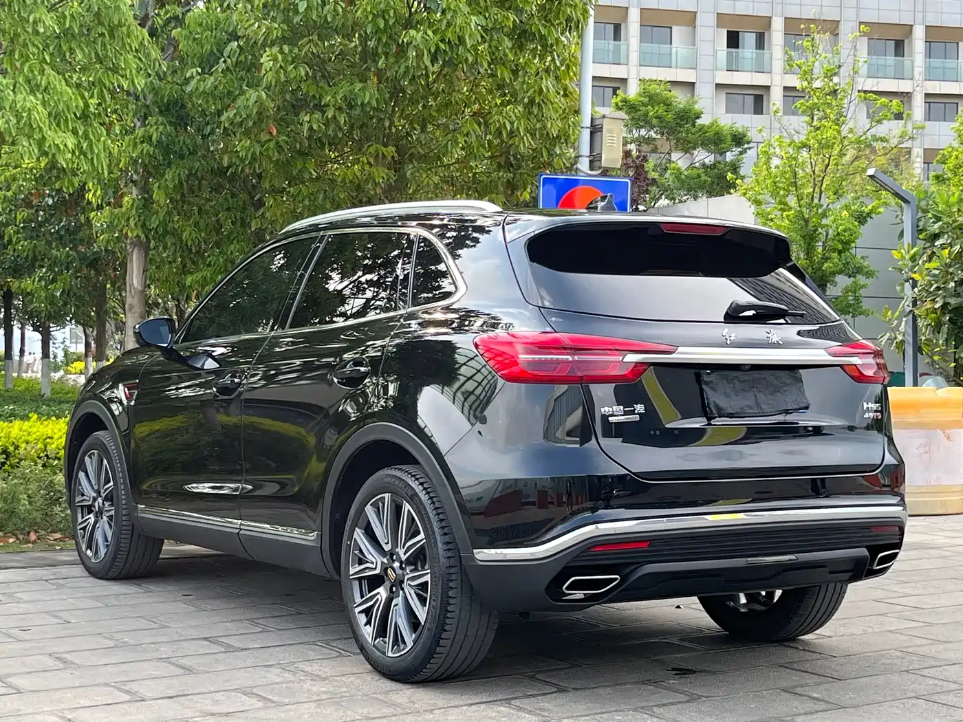 Hongqi HS5 2022 Facelift 2.0T Smart Flag Enjoyment AWD Edition фото 9