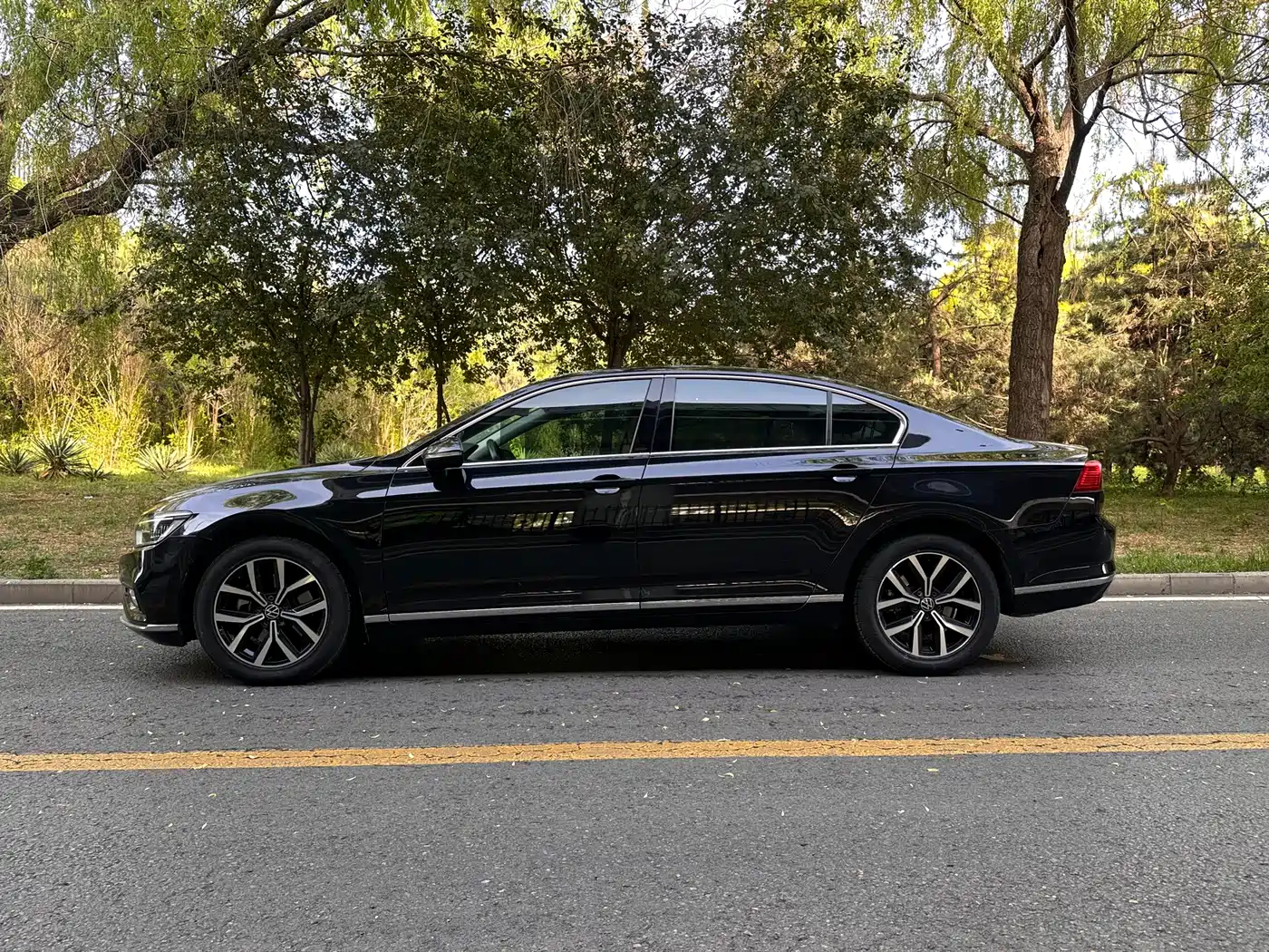 Volkswagen Magotan 2020 330TSI DSG Leading фото 3