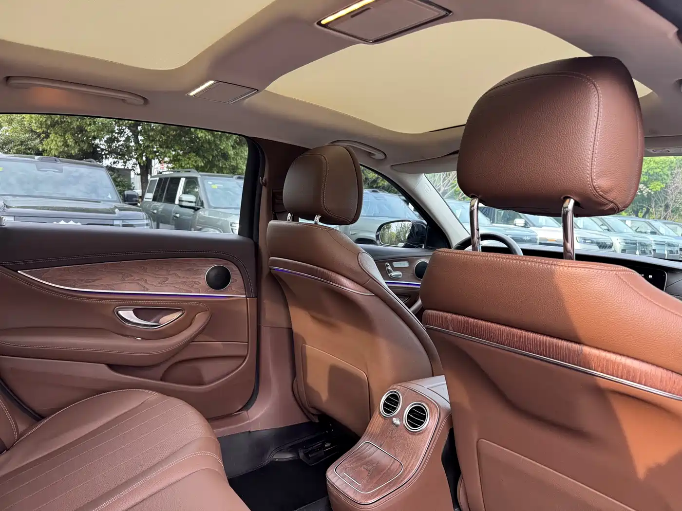 Mercedes-Benz E-Class 2022 E 260 L фото 13