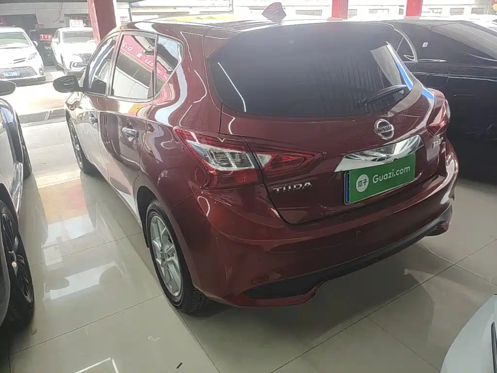 Фото 5 - Nissan Tiida